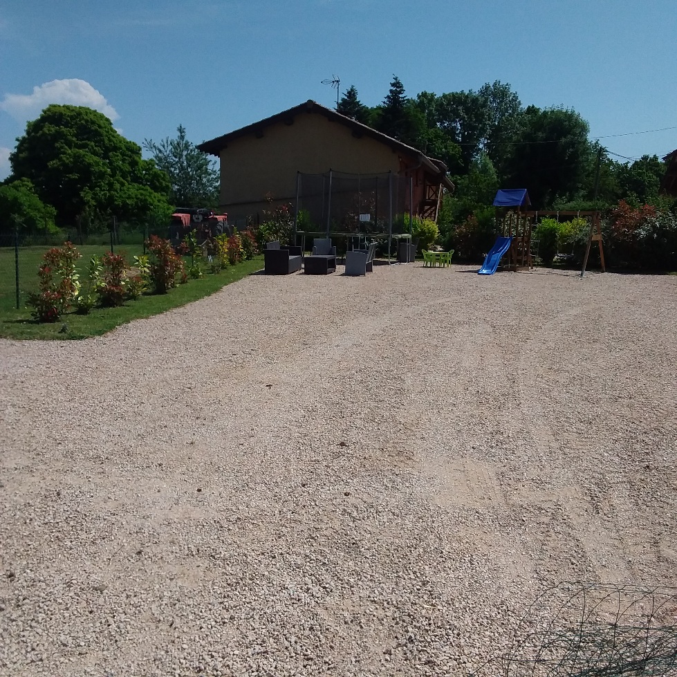 Aire camping-car  Pont-de-Vaux (01190) - Photo 1